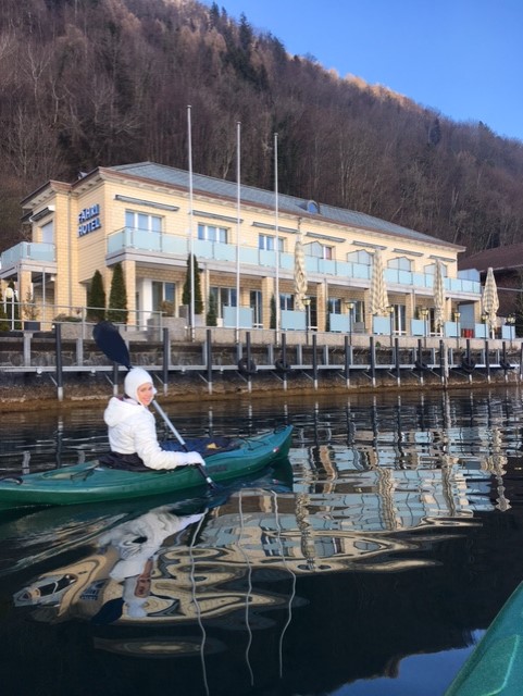 Kajak fahren vor dem Hotel